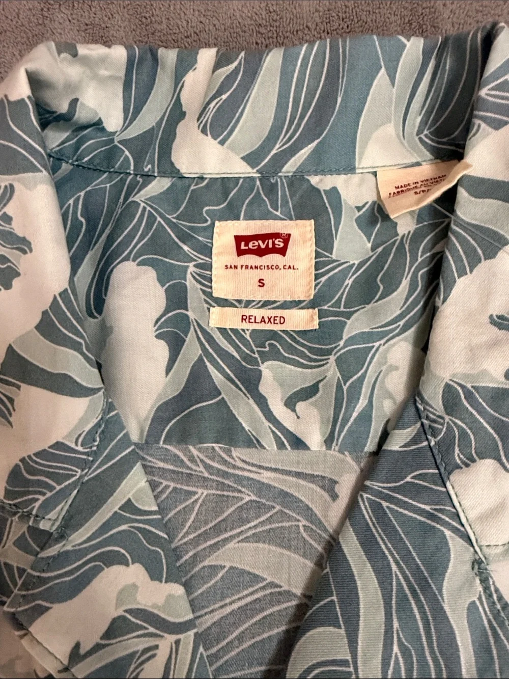 Levi's Men's Short Sleeve Wave Pattern Shirt - Light Blue & White